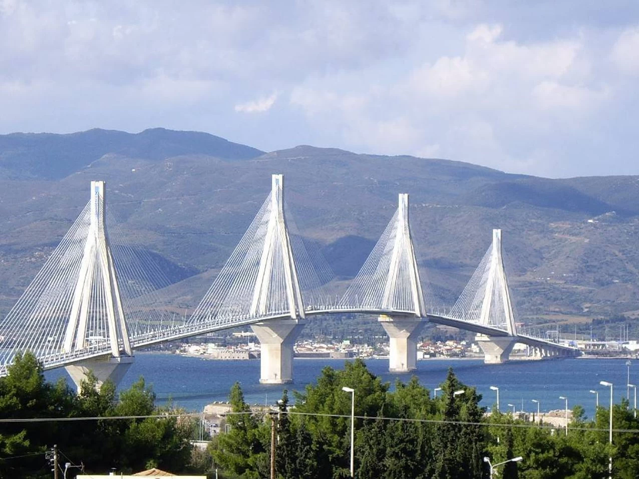 Ρίο – Αντίρριο: Πάνω από 61.000.000 διελεύσεις μέσα σε 15 χρόνια